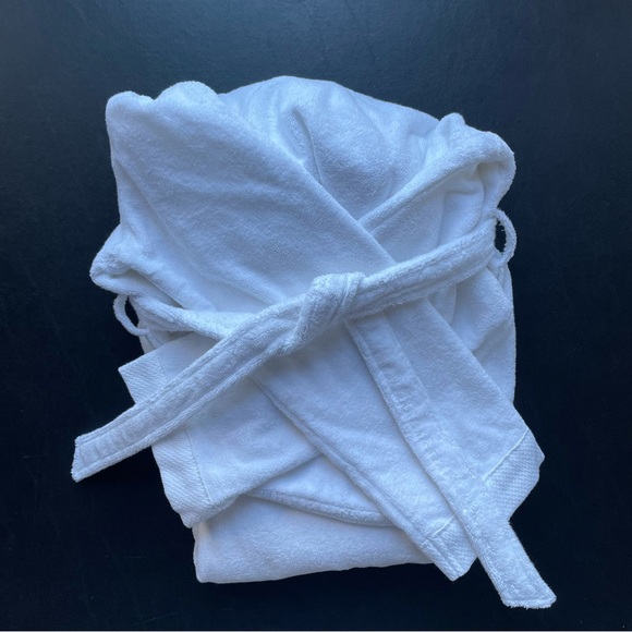 Crate&Barrel White Plush Bathrobe - Picture 7 of 7